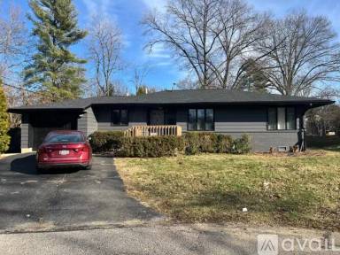 Main picture of 501 S Arbutus Dr