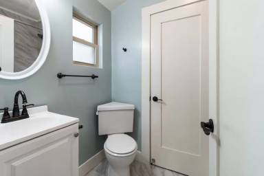 Main picture of 897 Oak Ave