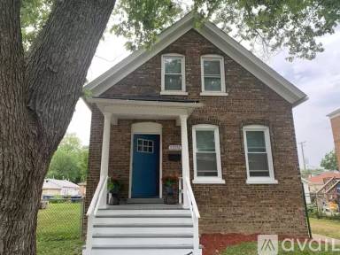 Main picture of 12131 Greenwood Ave