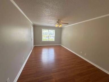Main picture of 445 Cranklen Cir