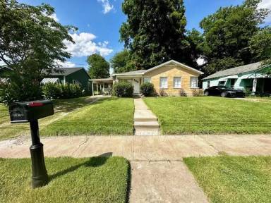 Main picture of 308 Spring St