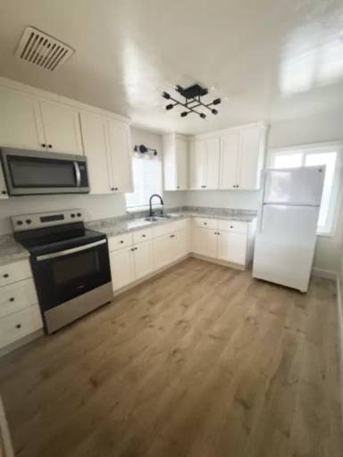 Main picture of 708 Burke Ave