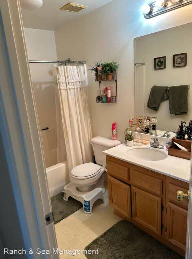 Main picture of 305 Natalie Way