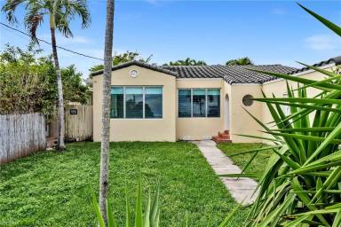 Main picture of 9572 Carlyle Ave