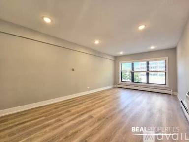 Main picture of 555 W Stratford Pl