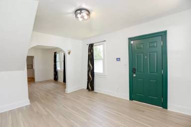 Main picture of 768 Mayfield Ave