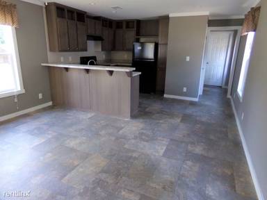 Main picture of 723 Circle Dr