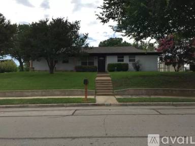 Main picture of 6201 Maurie Dr
