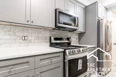 Main picture of 1458 W Chestnut St