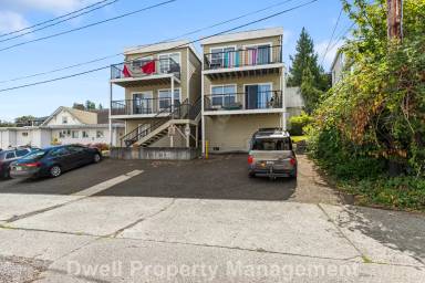 Main picture of 617 N State St