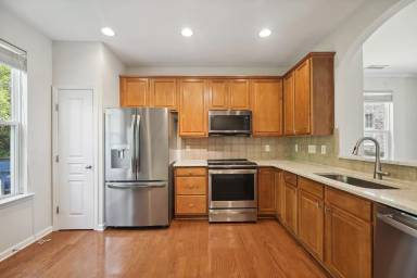 Main picture of 4824 Sir Duncan Way