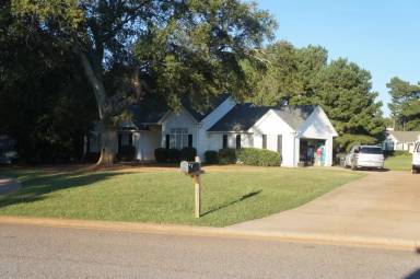 Main picture of 30 Ivy Trace Blvd