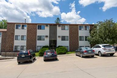 Main picture of 806 Benton Dr