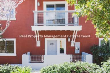Main picture of 810 Lawrence Dr