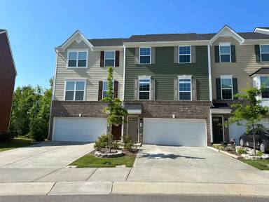 Main picture of 445 Cross Country Way