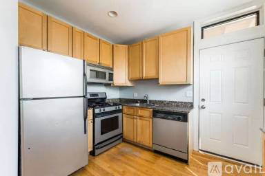 Main picture of 6438 N Leavitt St