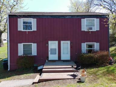 Main picture of 800 Castalia St