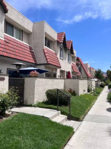 Main picture of 18009 River Cir