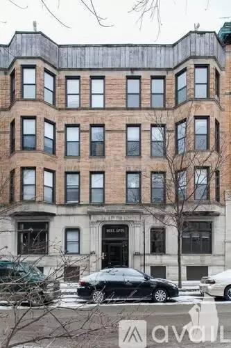 Main picture of 627 W Oakdale Ave