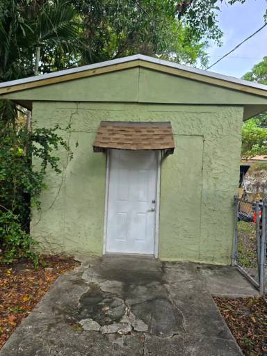 Main picture of 559 NW 44th St