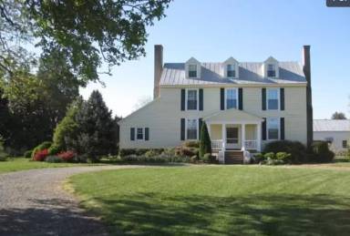 Main picture of 1954 Woodsdale Dr