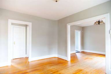 Main picture of 4510 Dix St NE