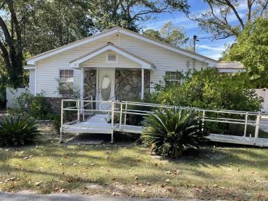 Main picture of 916 Mystic St