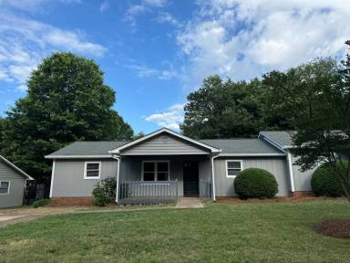 Main picture of 2049 Rock Springs Cir
