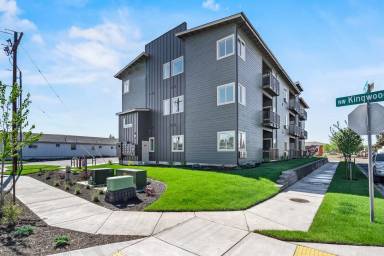 Main picture of 630 NW Kingwood Ave