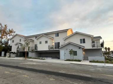 Main picture of 203 S Willie James Jones Ave