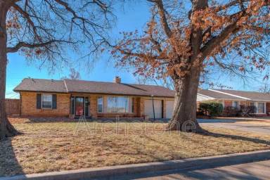 Main picture of 4712 NW 65th St