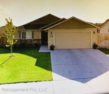 Main picture of 702 S Amaya Ave