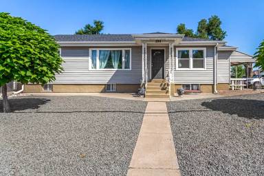 Main picture of 399 E Nassau Ave