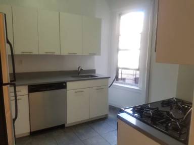 Main picture of 566 West 190th St