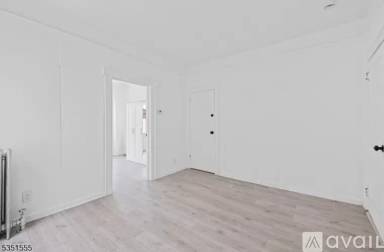 Main picture of 490 S 20th St