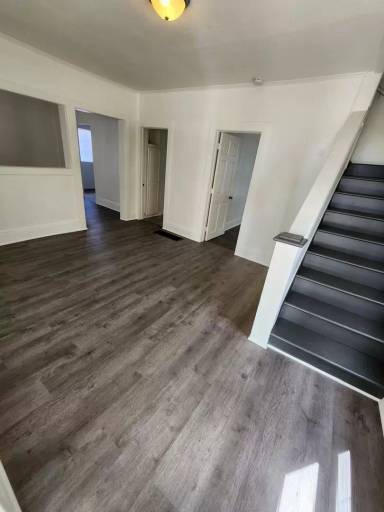 Main picture of 419 S Stewart Ave