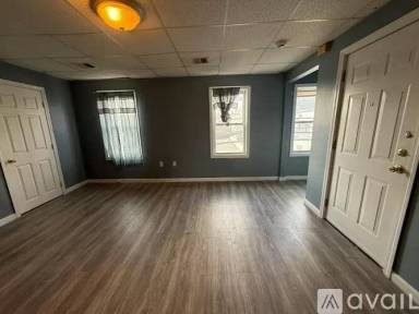 Main picture of 1905 N Main St