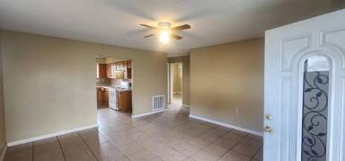 Main picture of 418 E Saint Avide St