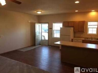 Main picture of 104 Pearl St