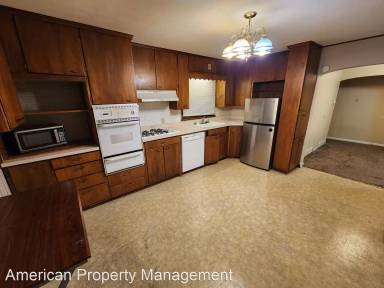 Main picture of 1207 Claflin Rd