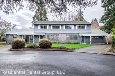 Main picture of 2416 Cedar Cir