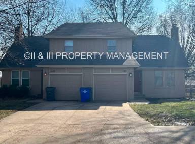 Main picture of 1420 E Penrose Ln