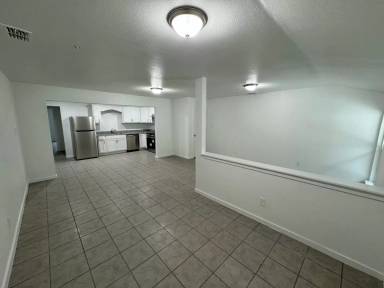 Main picture of 316 E 7th St