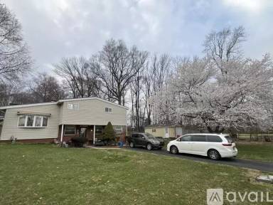 Main picture of 898 Flora Ln