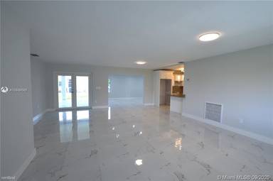 Main picture of 9040 SW 48th Ter