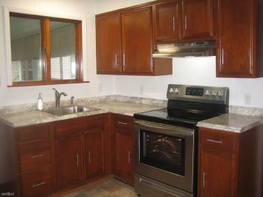 Main picture of 4 Apple Ave