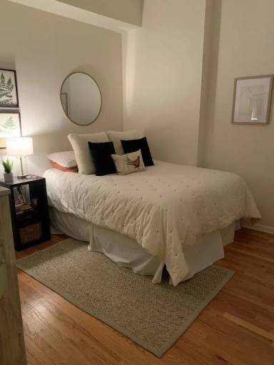 Main picture of 1003 W Armitage Ave