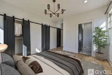 Main picture of 602 West Blvd