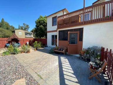 Main picture of 1918 Carmelina Dr