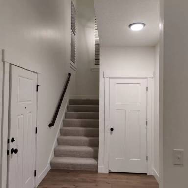 Main picture of 682 E Benbrook Ln
